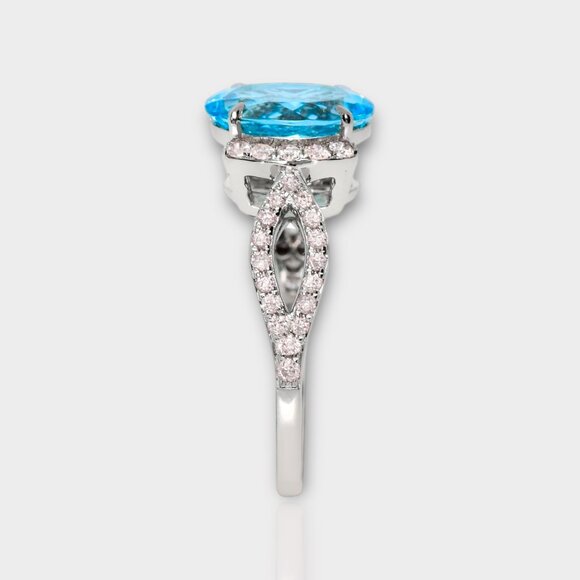 Blue Aquamarine Ring - Picture 6 of 8